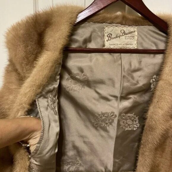 Gorgeous Brown Fur Stole - Picture 5 of 9